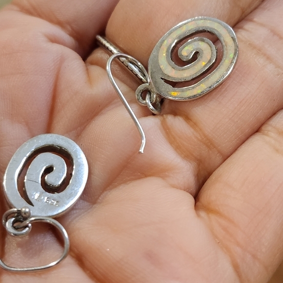 Sterling silver white opal earrings - Picture 5 of 8